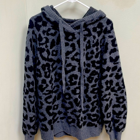 Size Large hooded sweater - Picture 1 of 5